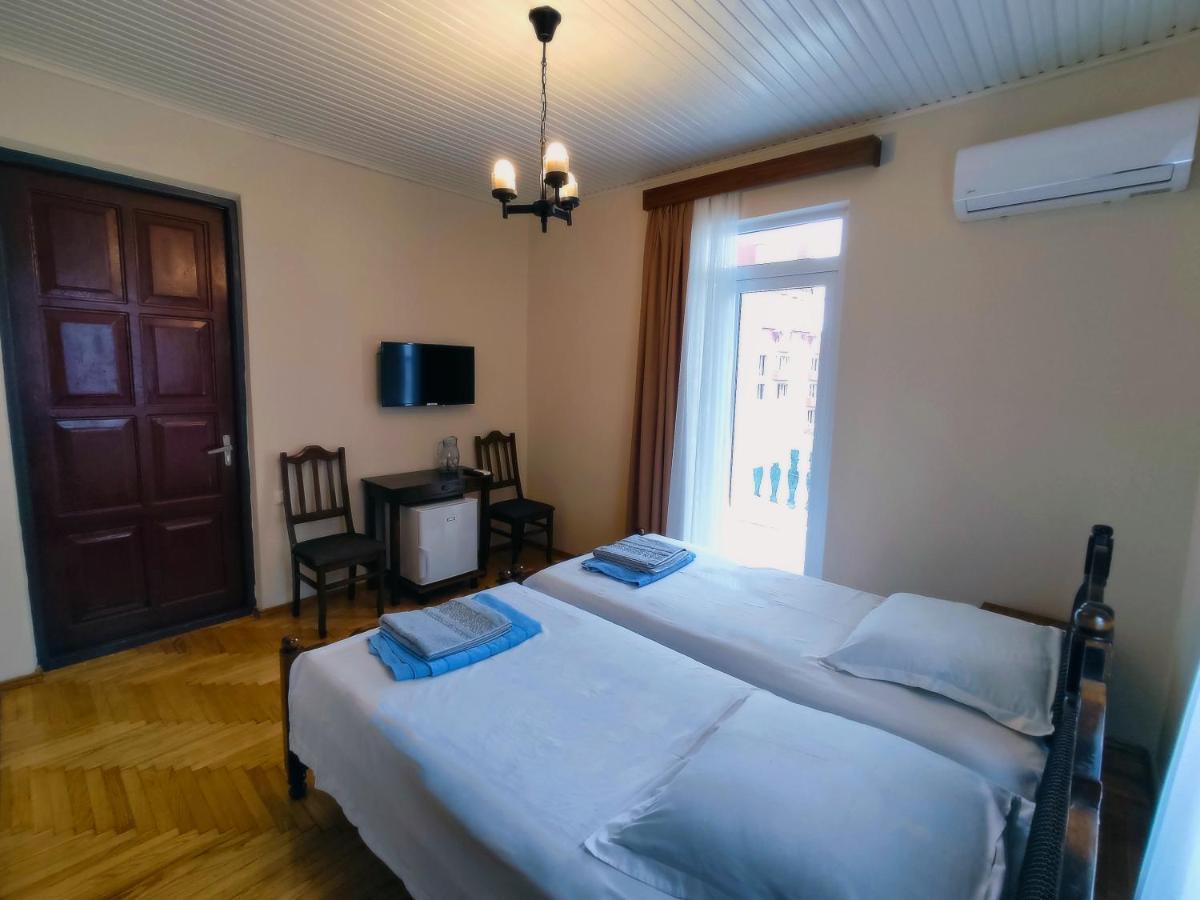 Guesthouse White Swan Kobuleti Eksteriør bilde