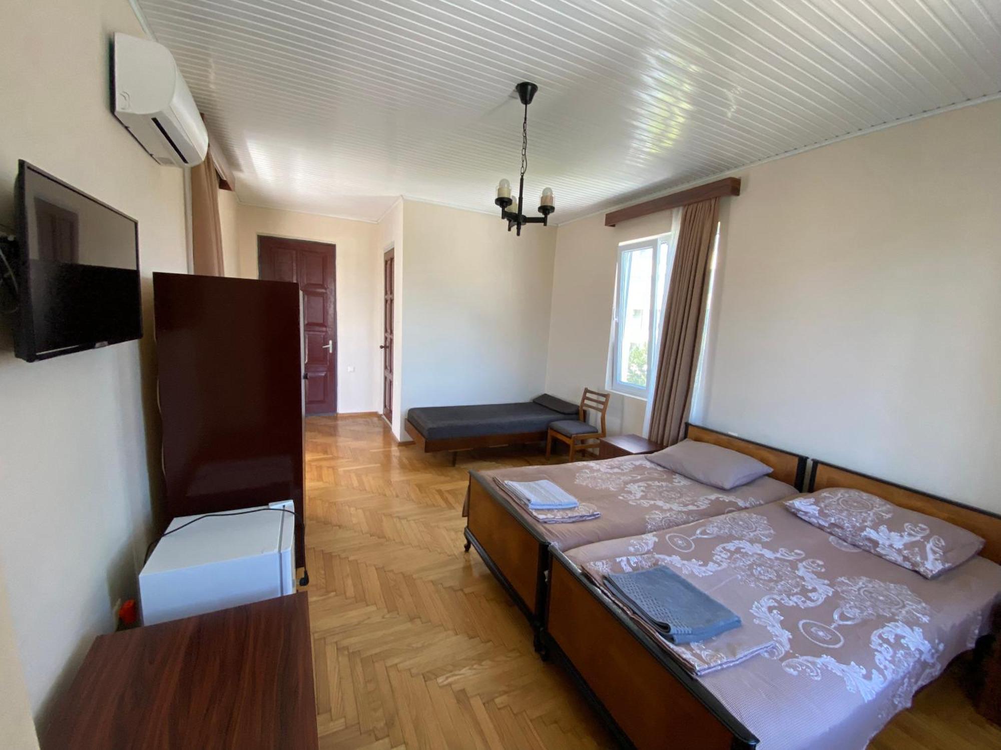 Guesthouse White Swan Kobuleti Eksteriør bilde