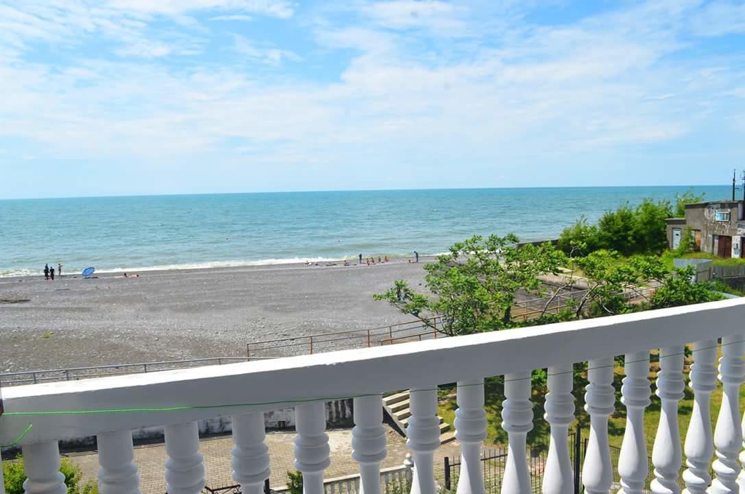 Guesthouse White Swan Kobuleti Eksteriør bilde